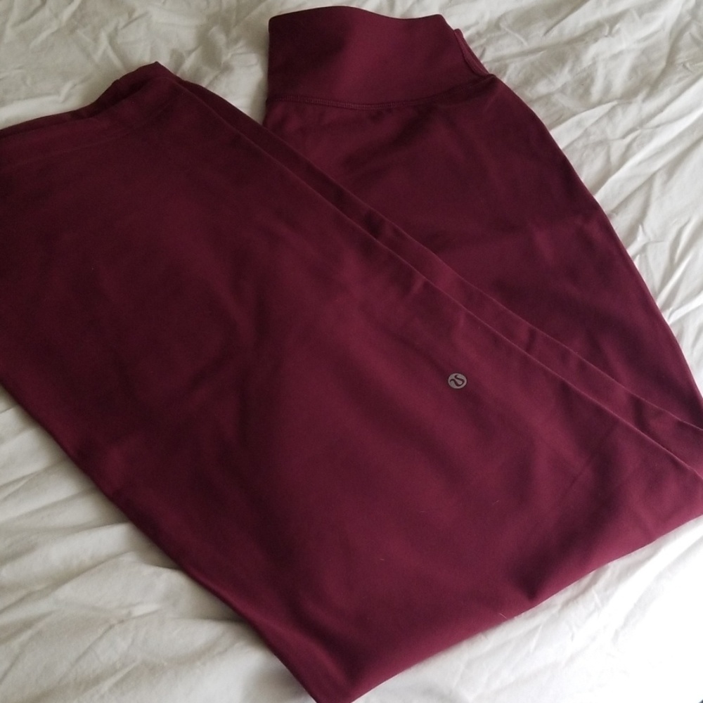 NWOT Lululemon wide leg pants size 12 stretchy